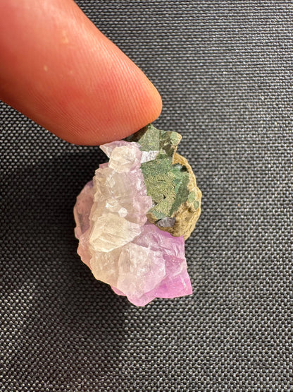 Cobalto Calcite – Pink Crystal Specimen from Africa – Rare Collector’s Mineral (11 g)