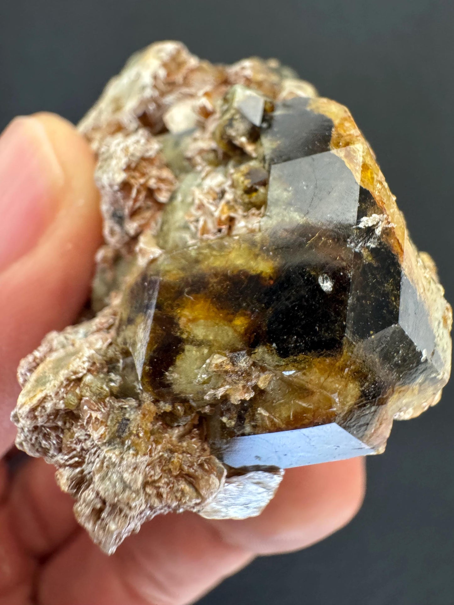 Brilliant Mali Garnet with Mica – Sparkling Faceted Crystal from Sandaré, Kayes – Collector Mineral