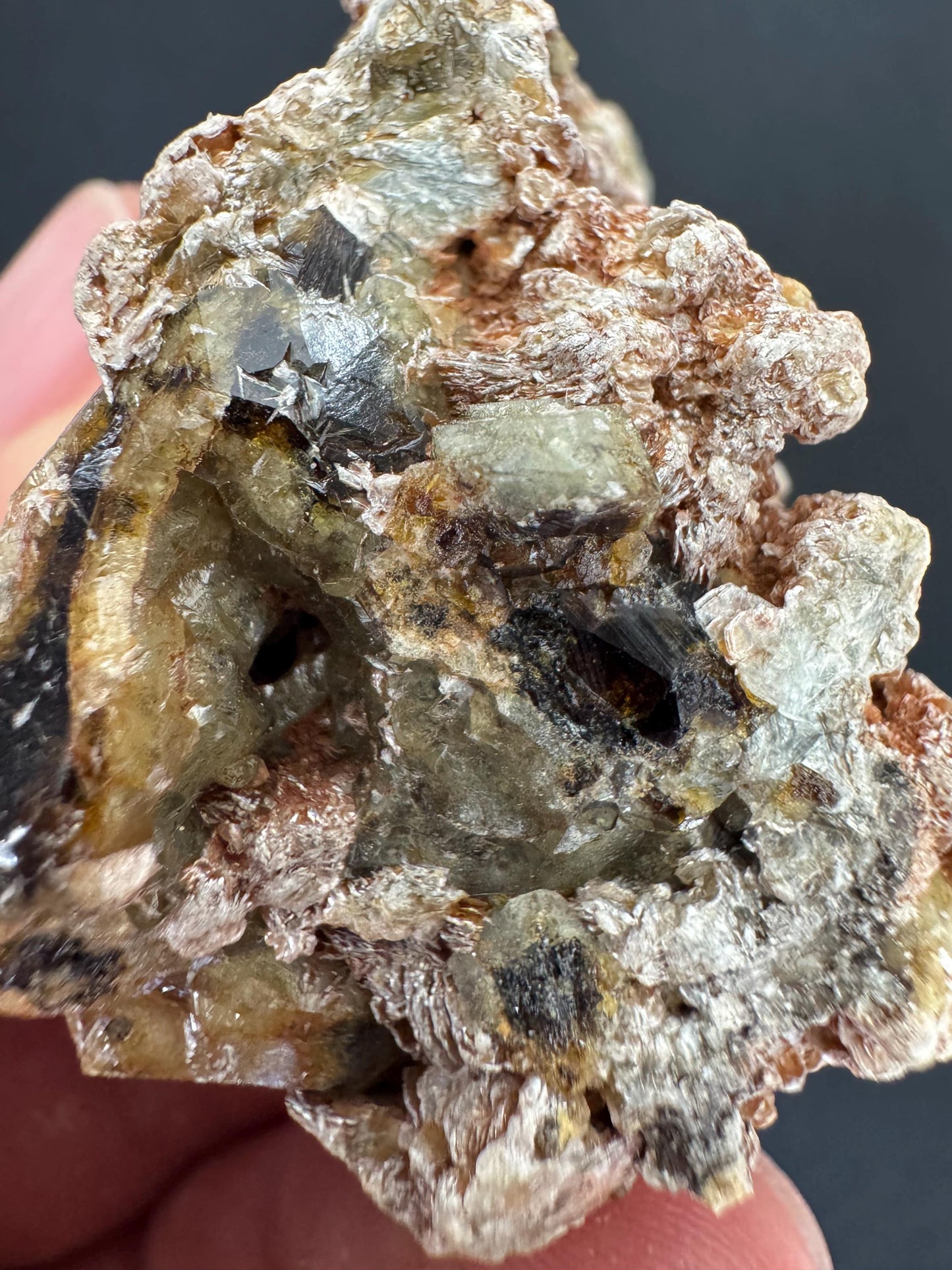 Brilliant Mali Garnet with Mica – Sparkling Faceted Crystal from Sandaré, Kayes – Collector Mineral