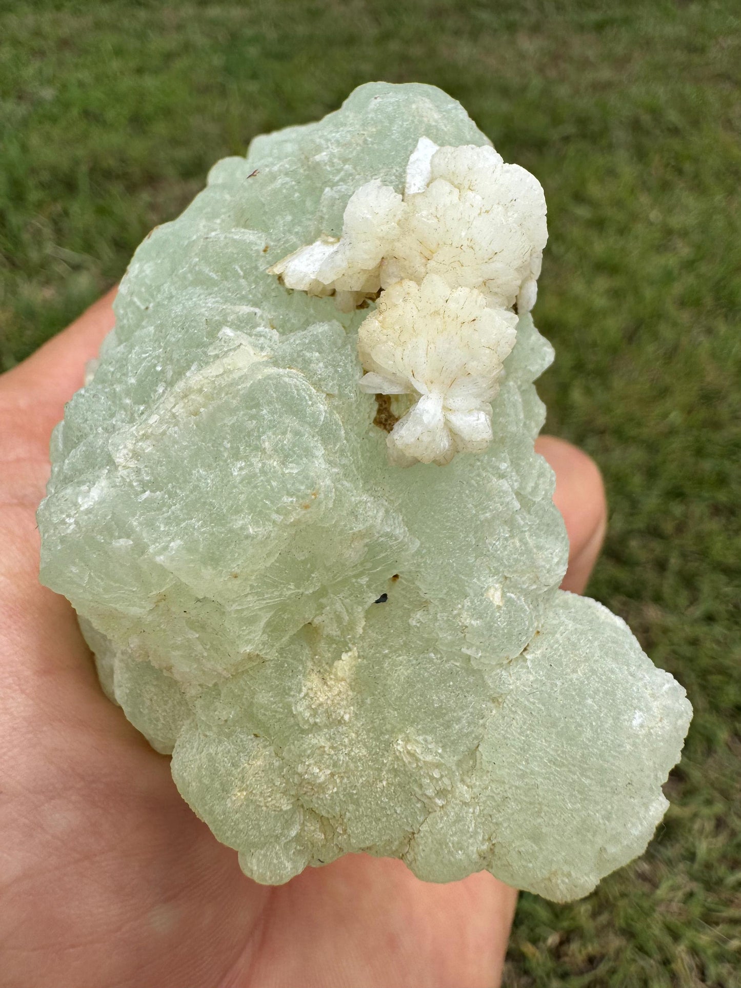 Prehnite Crystal Specimen – Green Raw Mineral from Mali – Collector’s Stone (328 g / 0.72 lb)